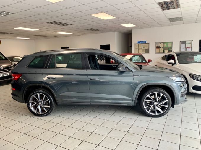 SKODA KODIAQ SPORTLINE TDI SCR DSG - 5785 - 6
