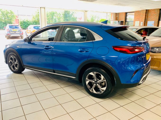 KIA XCEED 2 - 5739 - 8