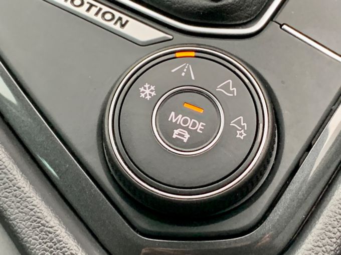 VOLKSWAGEN TIGUAN SE NAVIGATION TDI 4MOTION - 5105 - 23