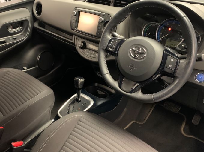 TOYOTA YARIS VVT-I DESIGN M-DRIVE S - 5927 - 10