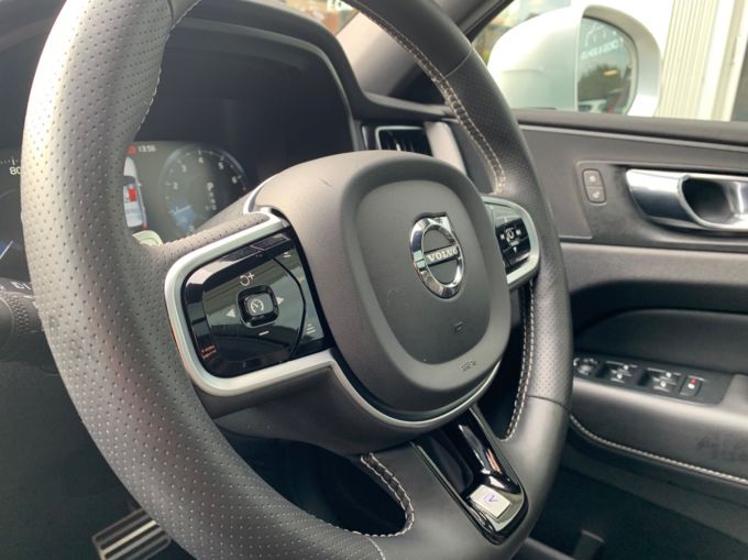 VOLVO XC60 T5 R-DESIGN AWD - 5843 - 14