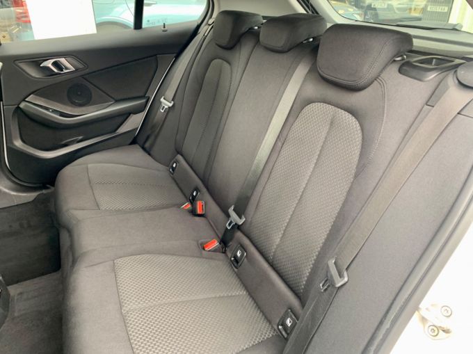 BMW 1 SERIES 118I SE - 5985 - 22