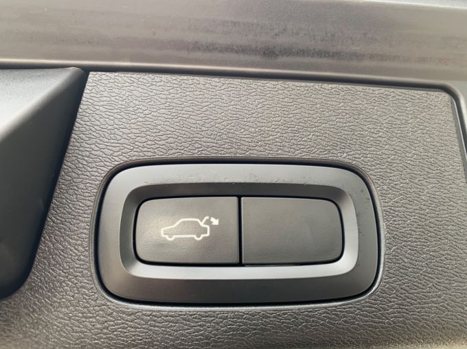 VOLVO XC60 T5 R-DESIGN AWD - 5843 - 21