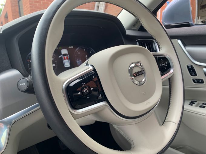 VOLVO S90 D4 MOMENTUM PLUS - 5767 - 13