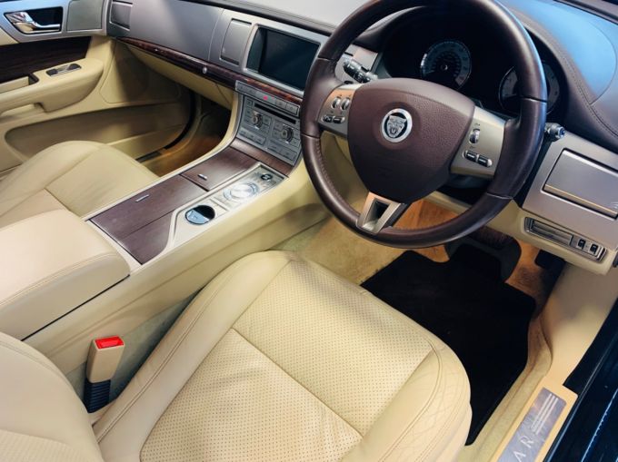 JAGUAR XF V6 PREMIUM LUXURY - 5152 - 10