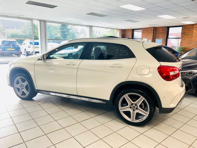 MERCEDES GLA-CLASS GLA 200 D AMG LINE - 5838 - 12
