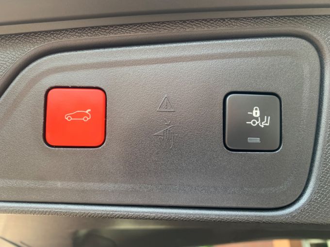 PEUGEOT 3008 PURETECH S/S GT LINE PREMIUM - 5825 - 23
