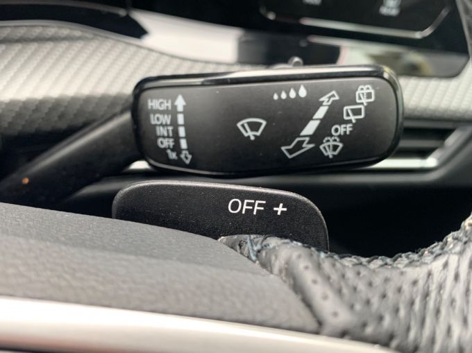 VOLKSWAGEN GOLF R-LINE ETSI DSG - 5685 - 25