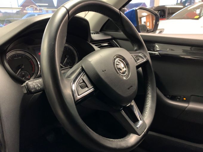 SKODA OCTAVIA SE L TSI - 5935 - 13