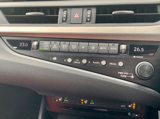 LEXUS ES 300H F SPORT - 5881 - 21