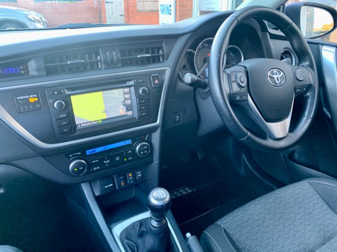 TOYOTA AURIS DUAL VVT-I ICON PLUS - 5828 - 11