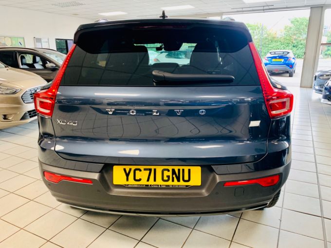 VOLVO XC40 RECHARGE T4 R-DESIGN - 5800 - 7