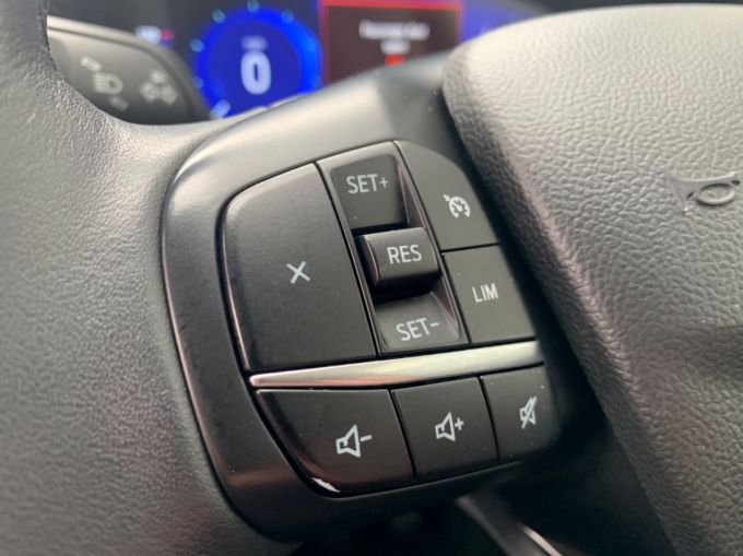 FORD KUGA TITANIUM EDITION ECOBLUE - 5762 - 17