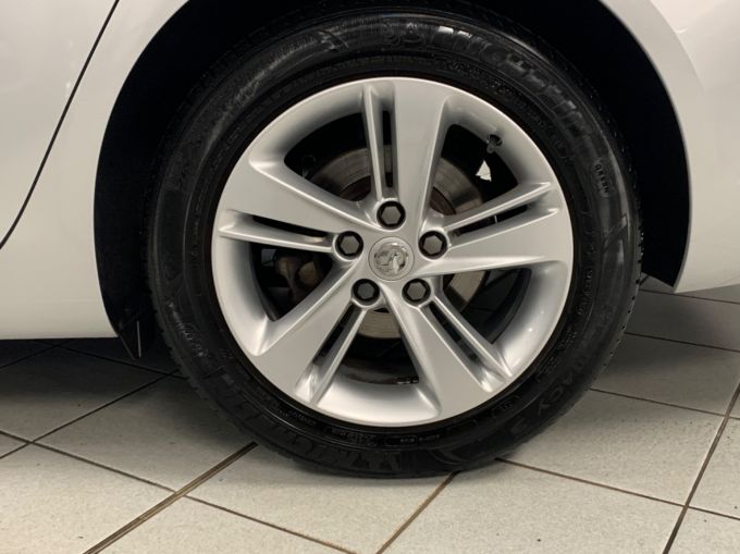 VAUXHALL INSIGNIA GRAND SPORT SRI NAV - 5922 - 24