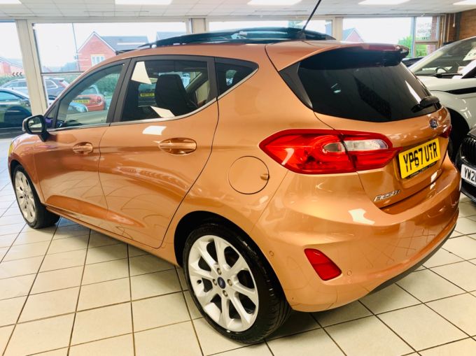 FORD FIESTA B AND O PLAY TITANIUM - 5904 - 8