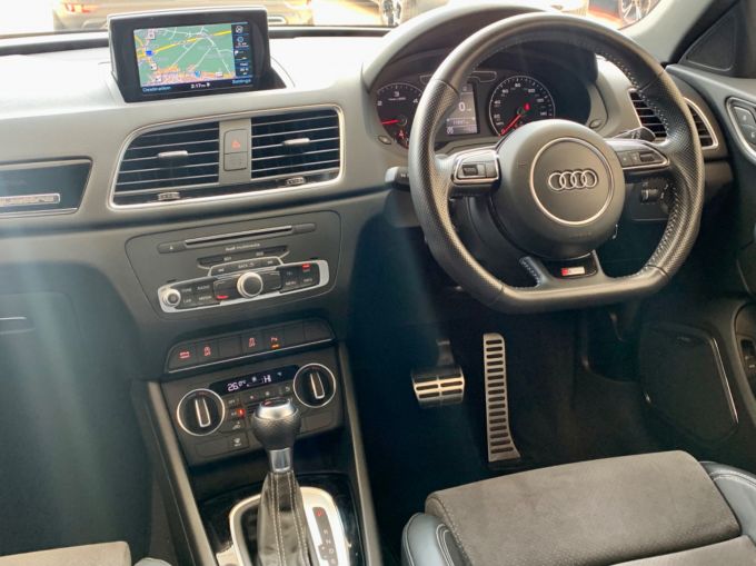 AUDI Q3 TDI QUATTRO BLACK EDITION - 5743 - 11