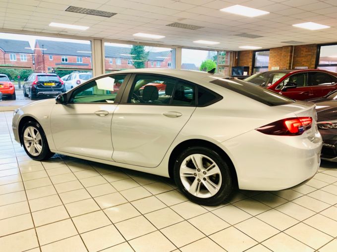 VAUXHALL INSIGNIA GRAND SPORT SE NAV - 5912 - 9