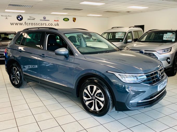 VOLKSWAGEN TIGUAN ACTIVE TSI DSG - 5777 - 5