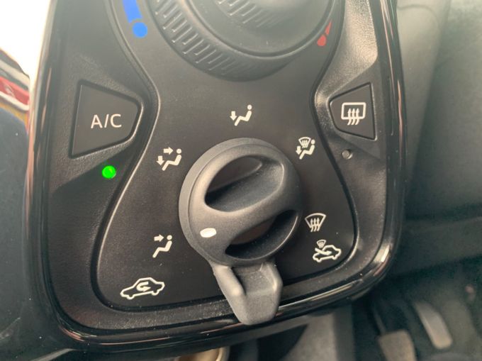 PEUGEOT 108 PURETECH ALLURE - 5052 - 17