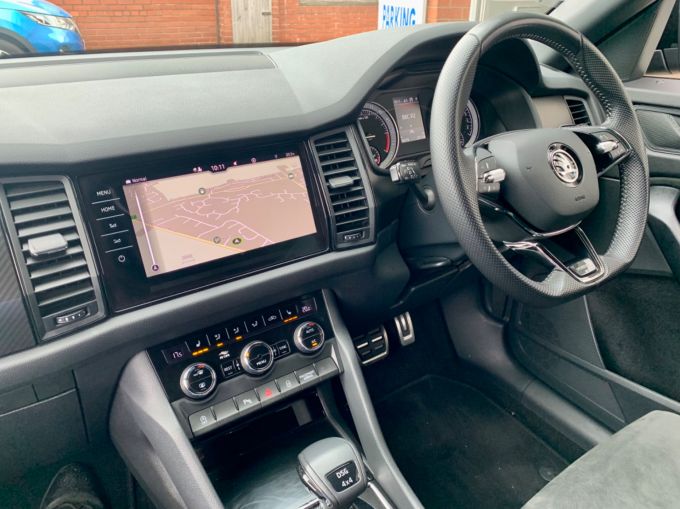 SKODA KODIAQ SPORTLINE TDI SCR DSG - 5785 - 13