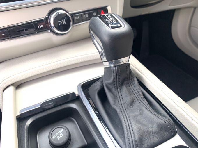 VOLVO S90 D4 MOMENTUM PLUS - 5767 - 14