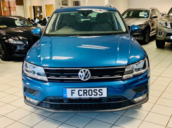 VOLKSWAGEN TIGUAN SE NAVIGATION TDI 4MOTION - 5105 - 4