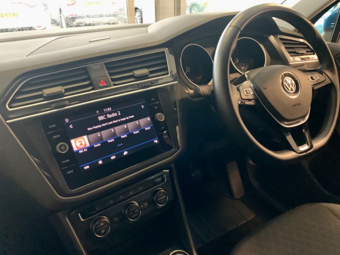VOLKSWAGEN TIGUAN SE NAVIGATION TDI 4MOTION - 5105 - 12