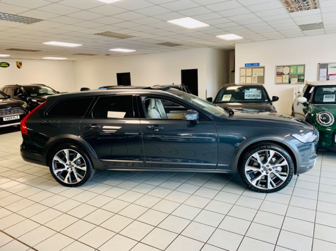 VOLVO V90 D4 CROSS COUNTRY PRO AWD - 5893 - 6