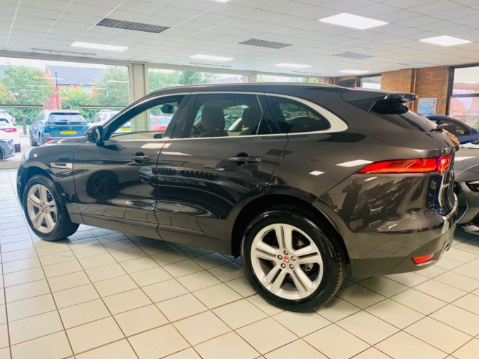 JAGUAR F-PACE PORTFOLIO AWD - 5850 - 11