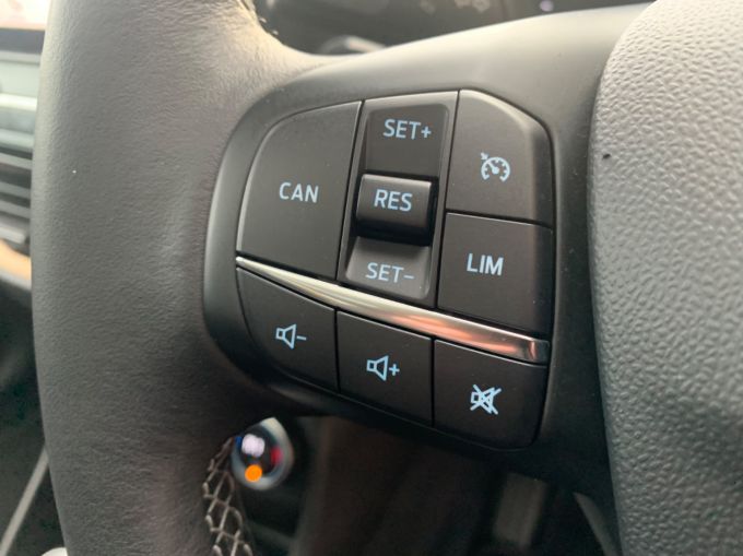 FORD FIESTA B AND O PLAY TITANIUM - 5904 - 18