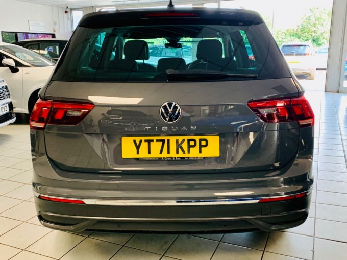 VOLKSWAGEN TIGUAN ACTIVE TSI DSG - 5777 - 7
