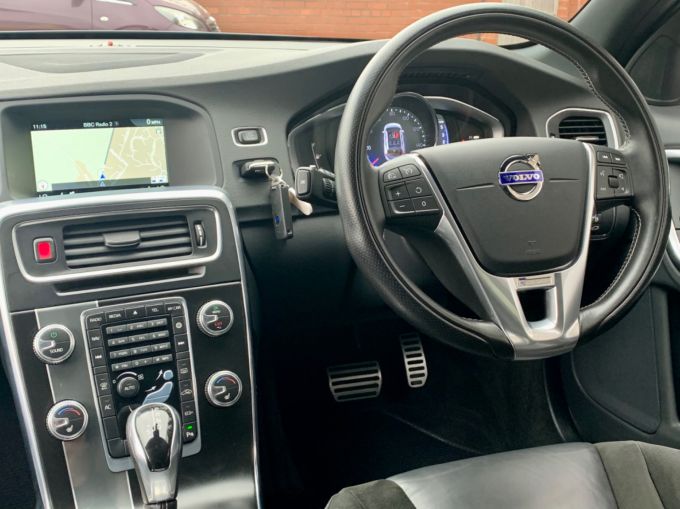 VOLVO V60 D3 R-DESIGN LUX NAV - 5133 - 15