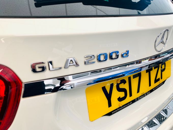 MERCEDES GLA-CLASS GLA 200 D AMG LINE - 5838 - 10