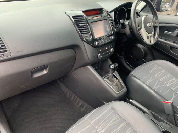 KIA VENGA 4 - 5732 - 11