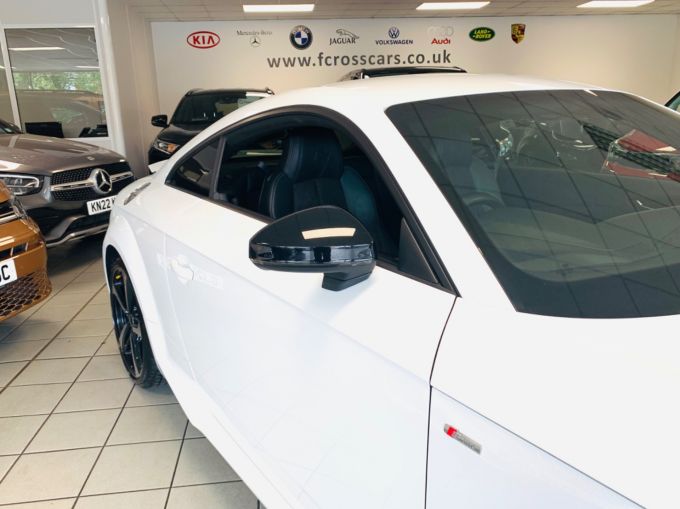 AUDI TT TFSI BLACK EDITION - 5709 - 7