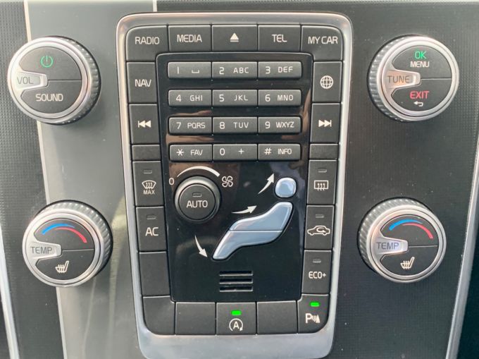 VOLVO V60 D3 R-DESIGN LUX NAV - 5133 - 18