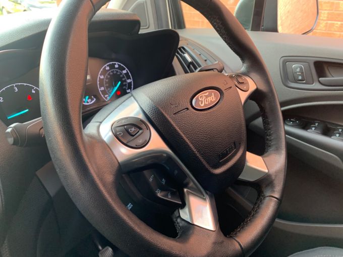 FORD TOURNEO CONNECT ZETEC TDCI - 5794 - 13