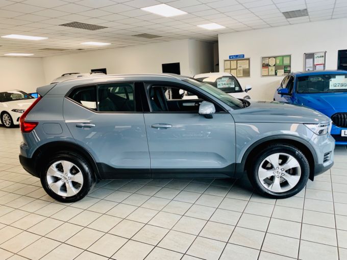 VOLVO XC40 D3 MOMENTUM - 5775 - 6