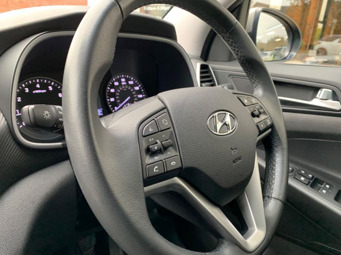 HYUNDAI TUCSON T-GDI SE NAV - 5865 - 13