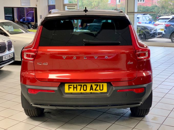VOLVO XC40 B4 R-DESIGN MHEV - 5871 - 9