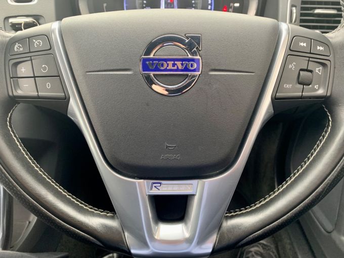 VOLVO V60 D3 R-DESIGN LUX NAV - 5133 - 17