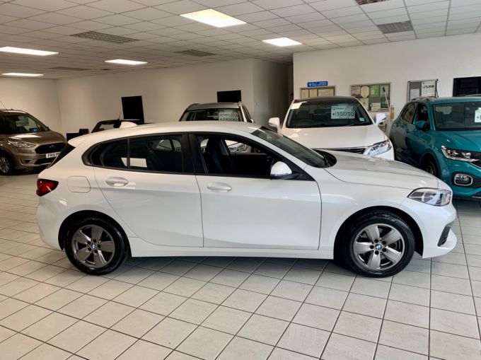 BMW 1 SERIES 118I SE - 5985 - 5