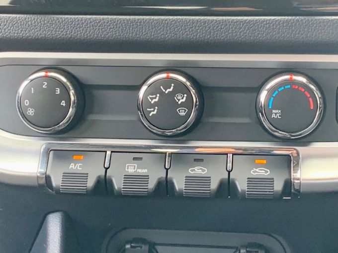 KIA RIO 2 - 5867 - 17