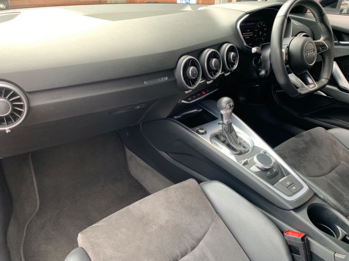 AUDI TT TFSI BLACK EDITION - 5709 - 2