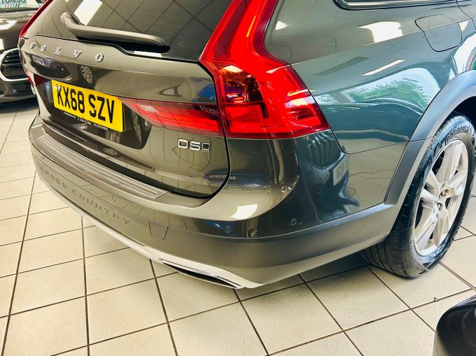 VOLVO V90 D5 POWERPULSE CROSS COUNTRY AWD - 5803 - 11