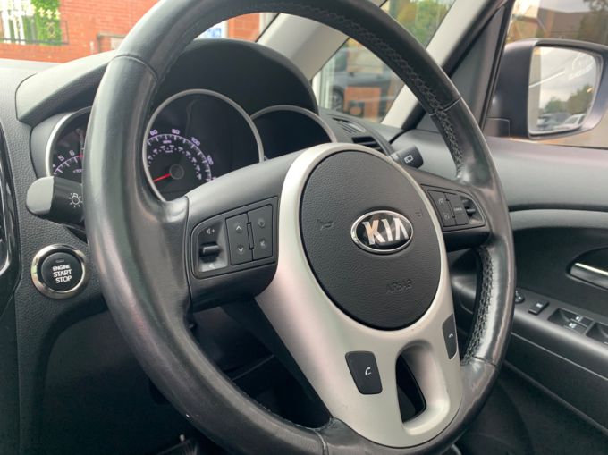 KIA VENGA 4 - 5732 - 14