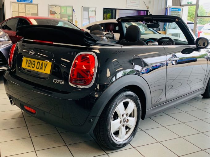 MINI CONVERTIBLE COOPER CLASSIC - 5786 - 10