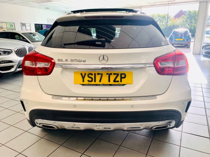 MERCEDES GLA-CLASS GLA 200 D AMG LINE - 5838 - 8