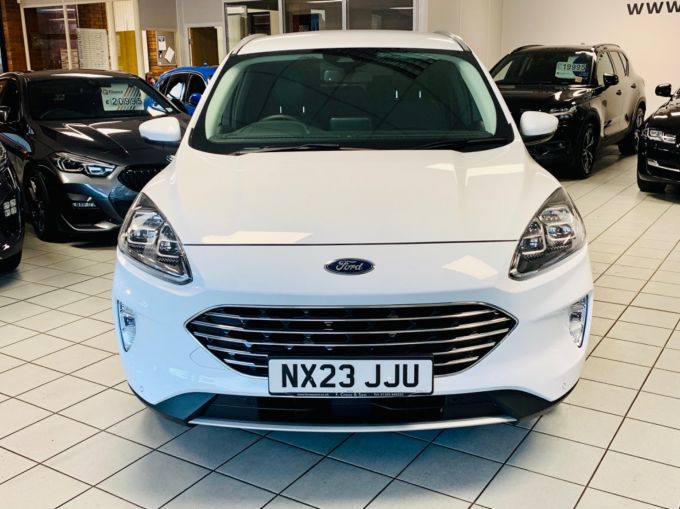 FORD KUGA TITANIUM EDITION - 5925 - 4