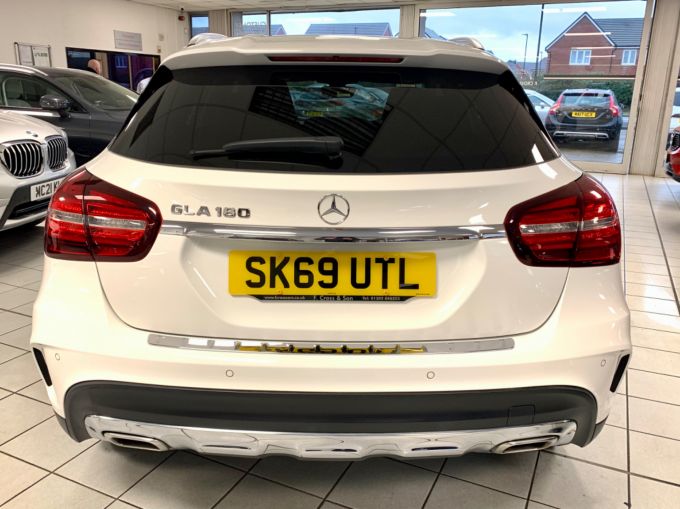 MERCEDES GLA-CLASS GLA 180 AMG LINE EDITION - 5910 - 7